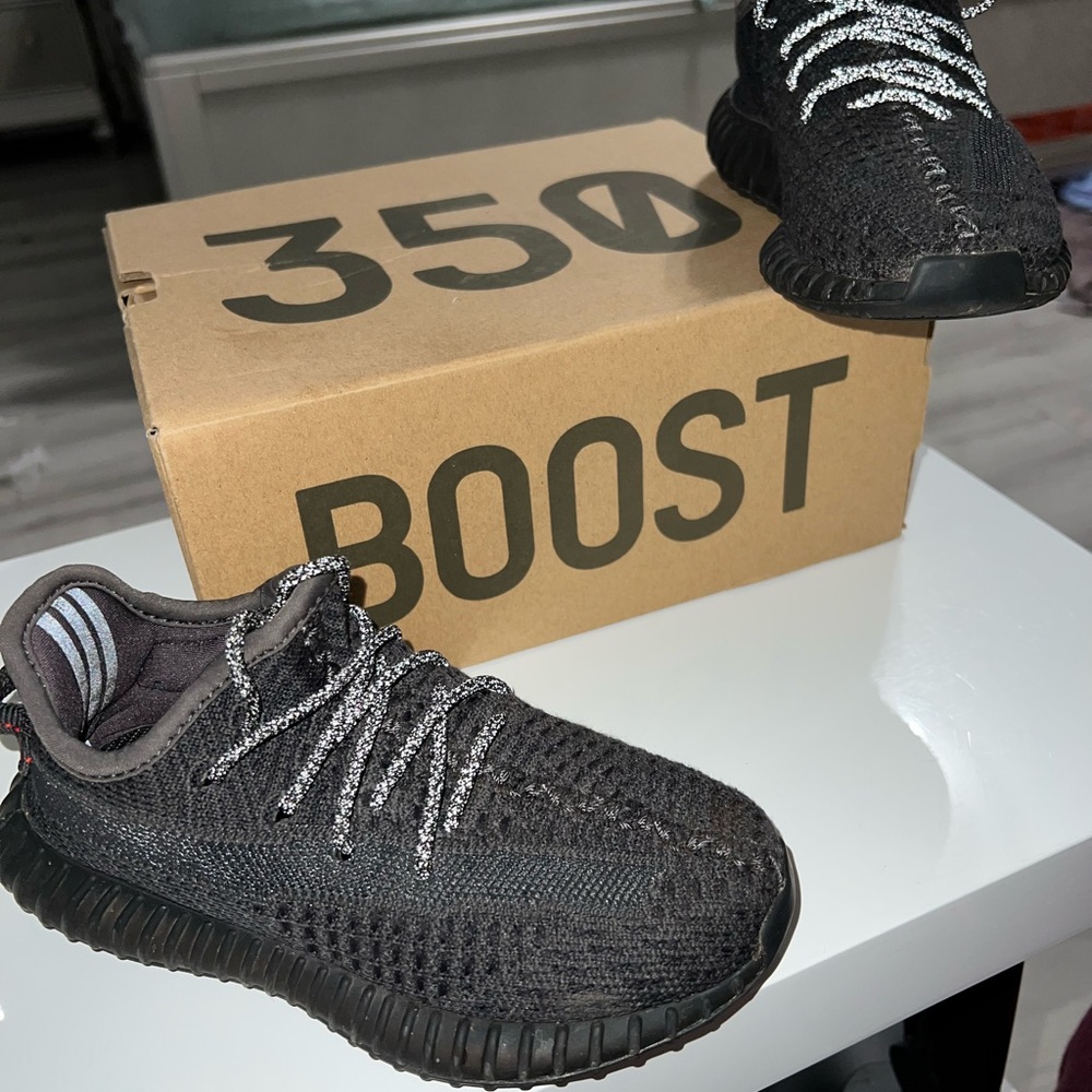 Adidas Yeezy Boost 350 V2 Kids Black Shoes